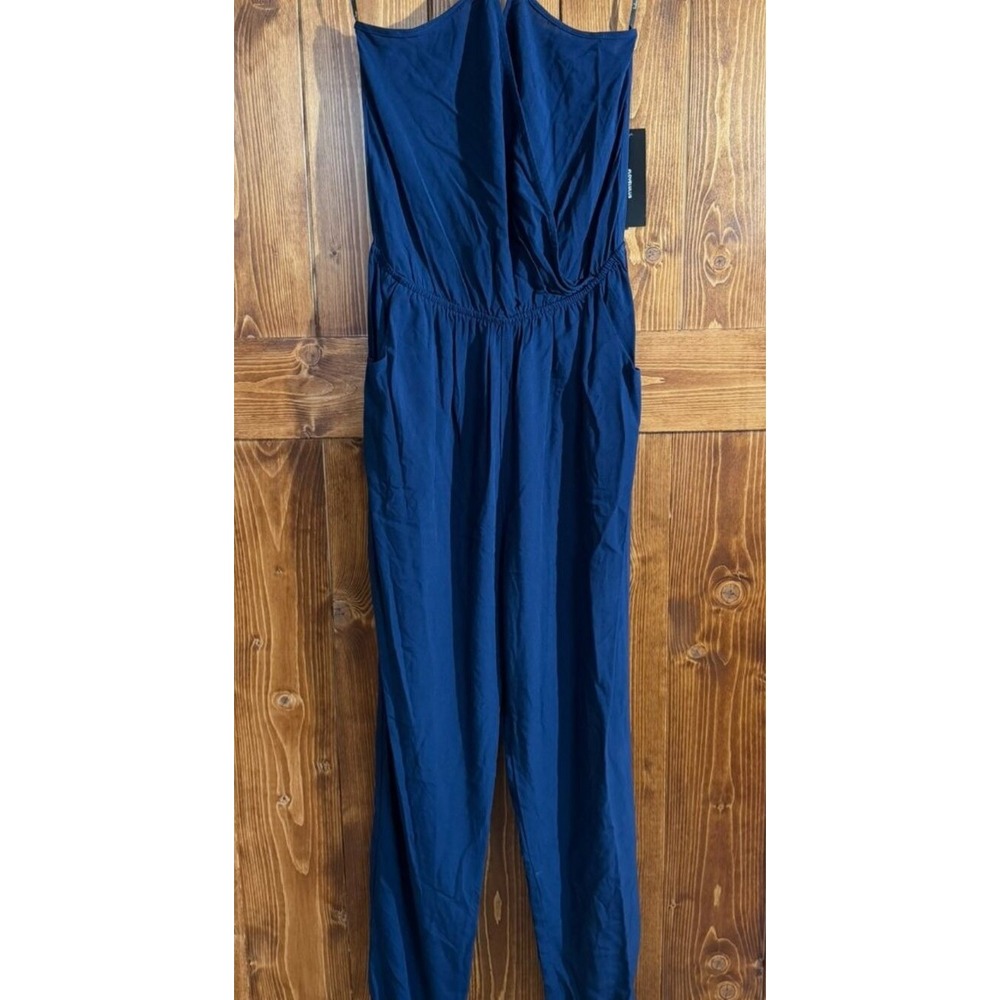 Lulu's NWT Navy Halter Jogger Jumpsuit | Size Medium